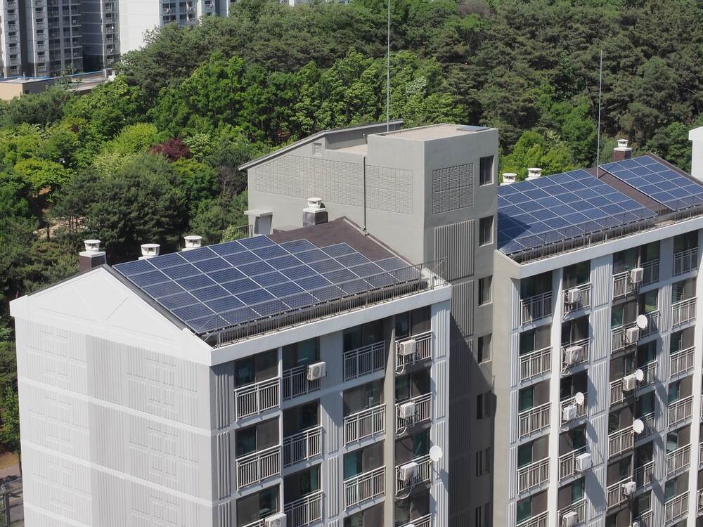 kombinierte-systeme-energetischen-gebaeudesanierung-photovoltaik-solarthermie